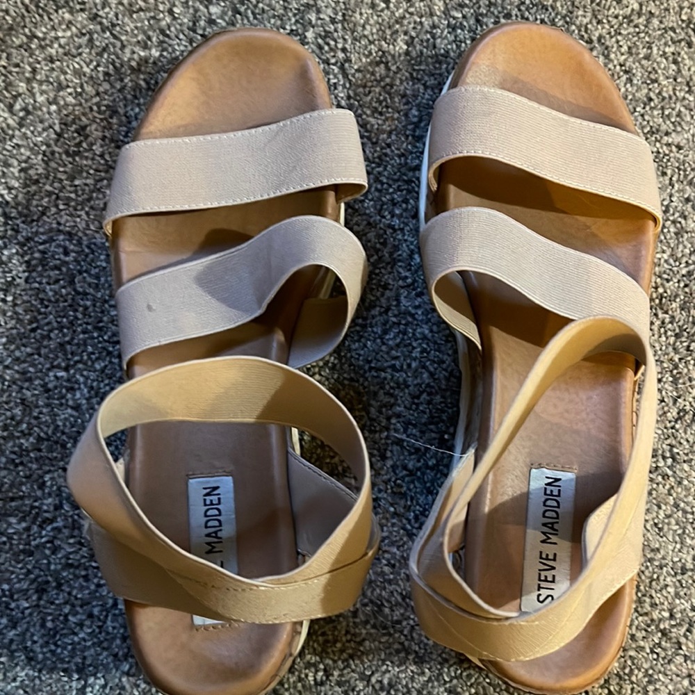Steve Madden womens Womans sandals size 8M gently used